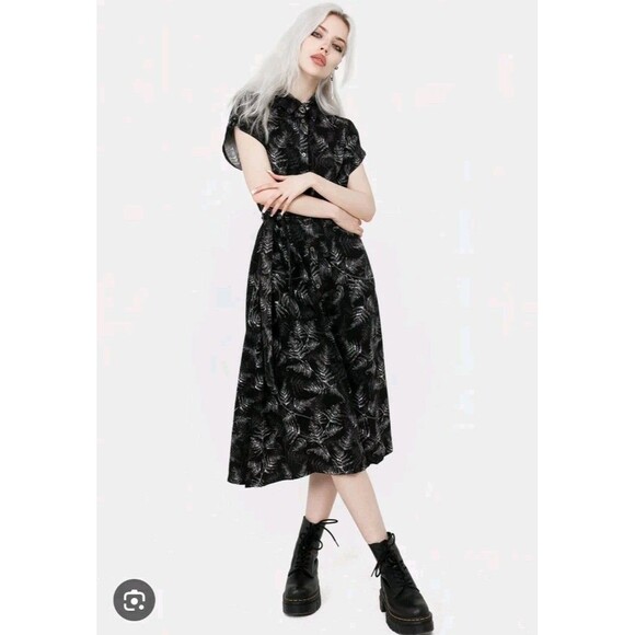 Disturbia Dresses & Skirts - Disturbia Bracken Tie Waist Dress Mystic Dark Floral Button Up Witchy Goth Sz 2